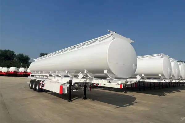 Ang Superyoridad ng Aluminum Tanker Trailer