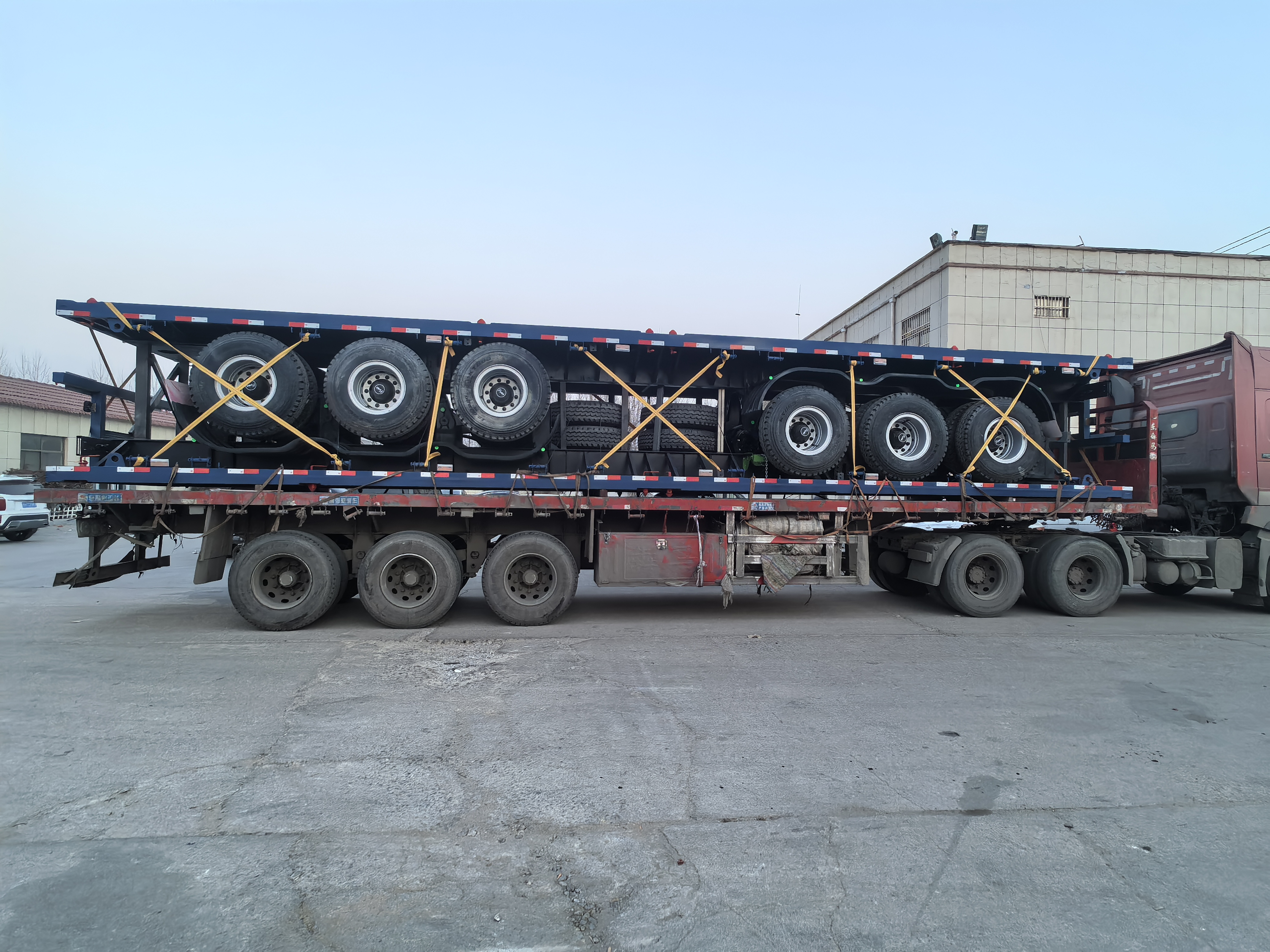 Dalawang yunit 3 axle flatbed semi trailer ay ipapadala sa Algeria