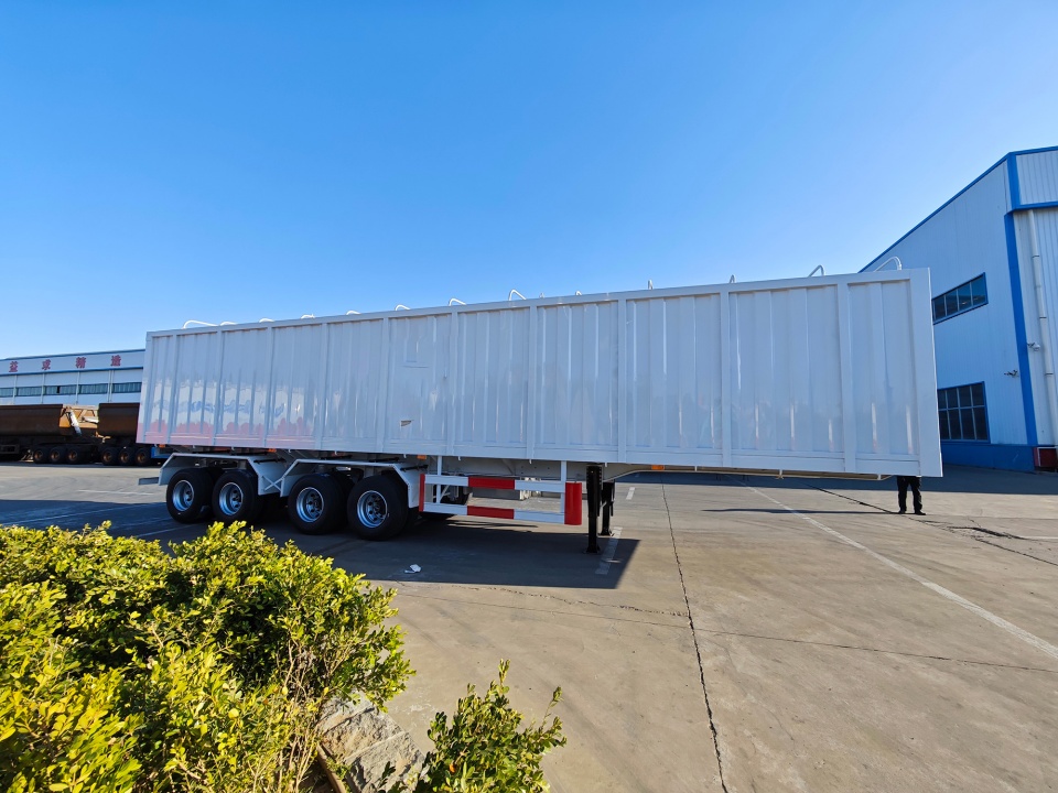 Ang mga semi-trailer ng sasakyan ng Derun ay matagumpay na naipadala sa Zambia