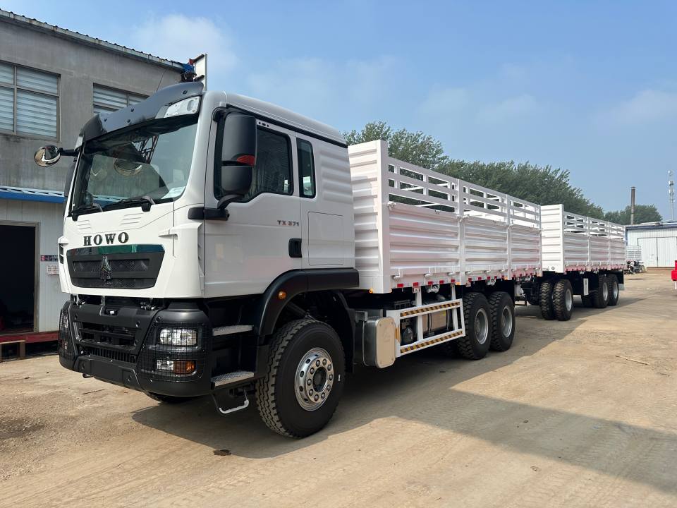 Ang Derun Vehicle Company ay naghatid ng 5 Howo TX trucks sa Uganda