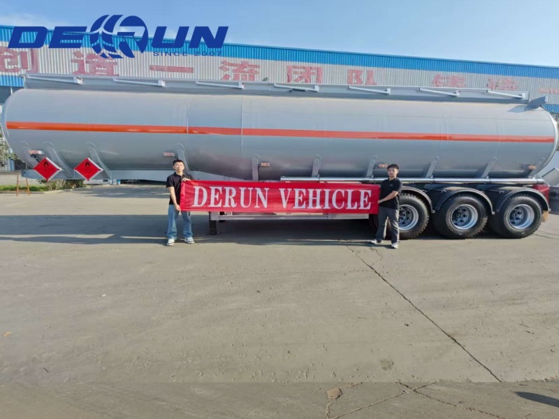 Derun three-axle oil tank semi trailer matagumpay na naipadala sa Argentina