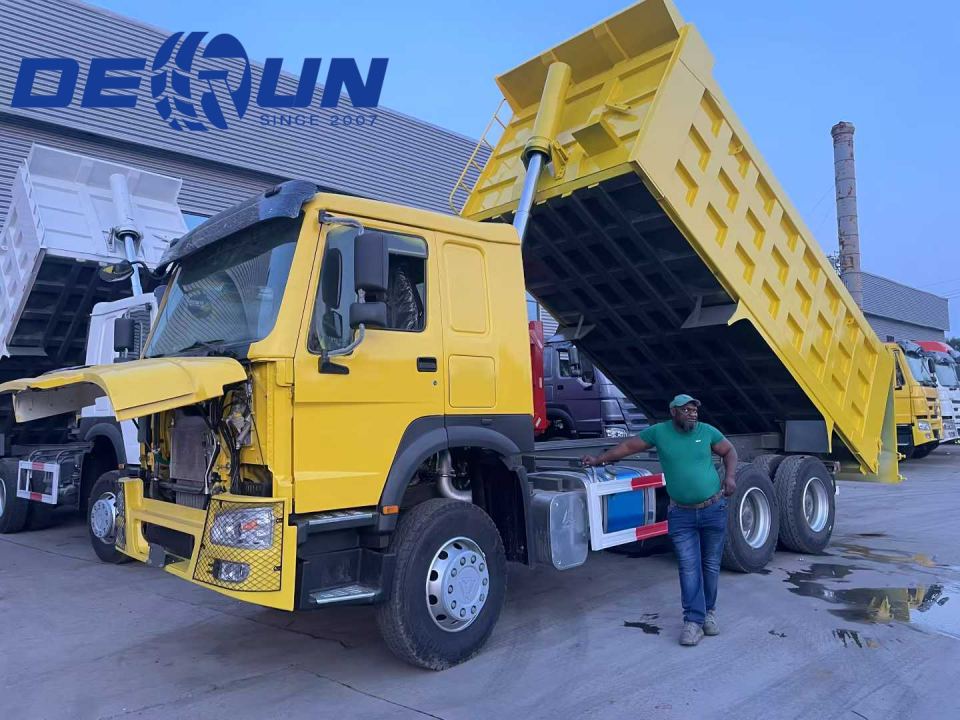 Ang customer ng Gabon ay bumisita sa pabrika ng Sinotruk