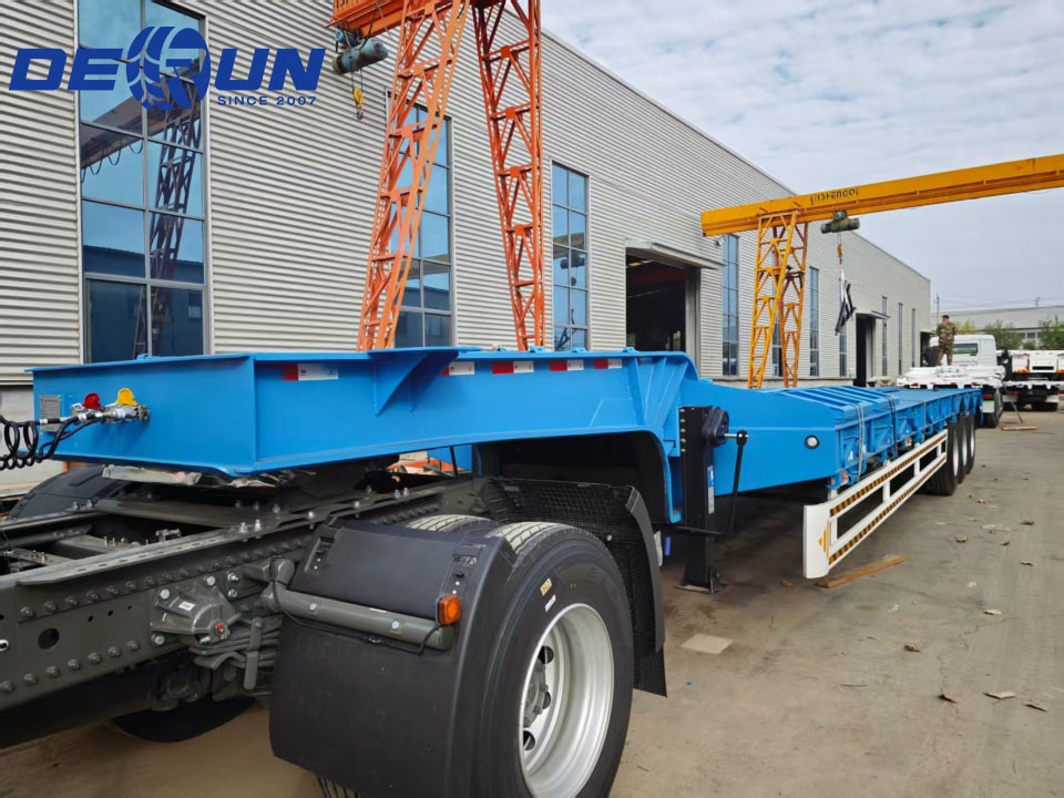 Dalawang three-axle low-bed semi-trailers ang maipadala sa West Africa.
