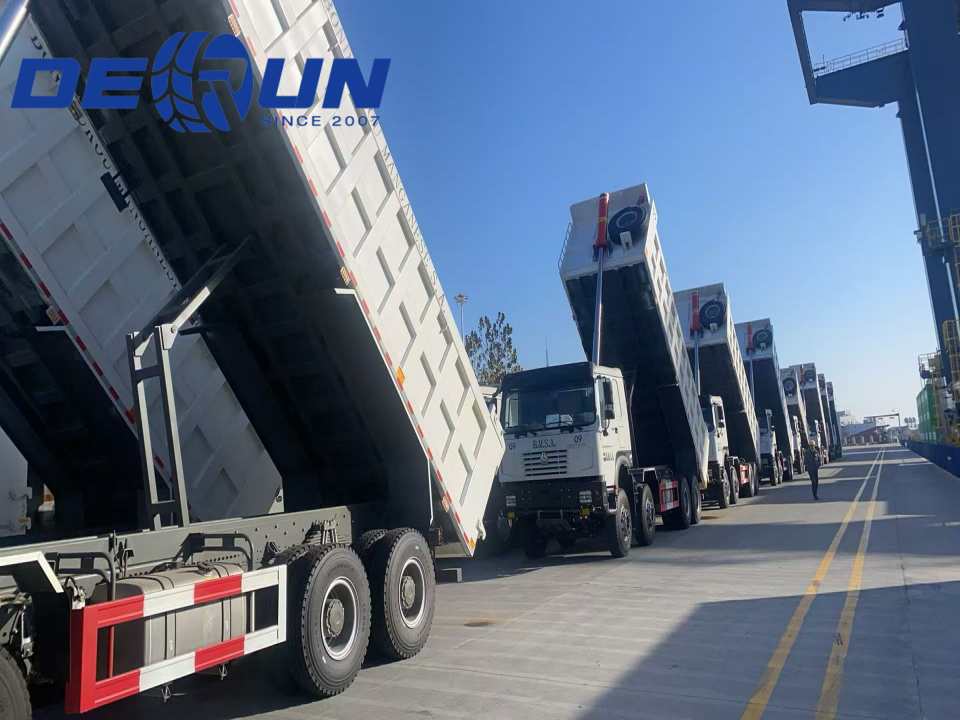 Sinotruk howo 10 dump trucks ay nakarating na sa port at handa nang pumunta Sinotruk howo 10 dump trucks ay nakarating na sa port at handa nang pumunta