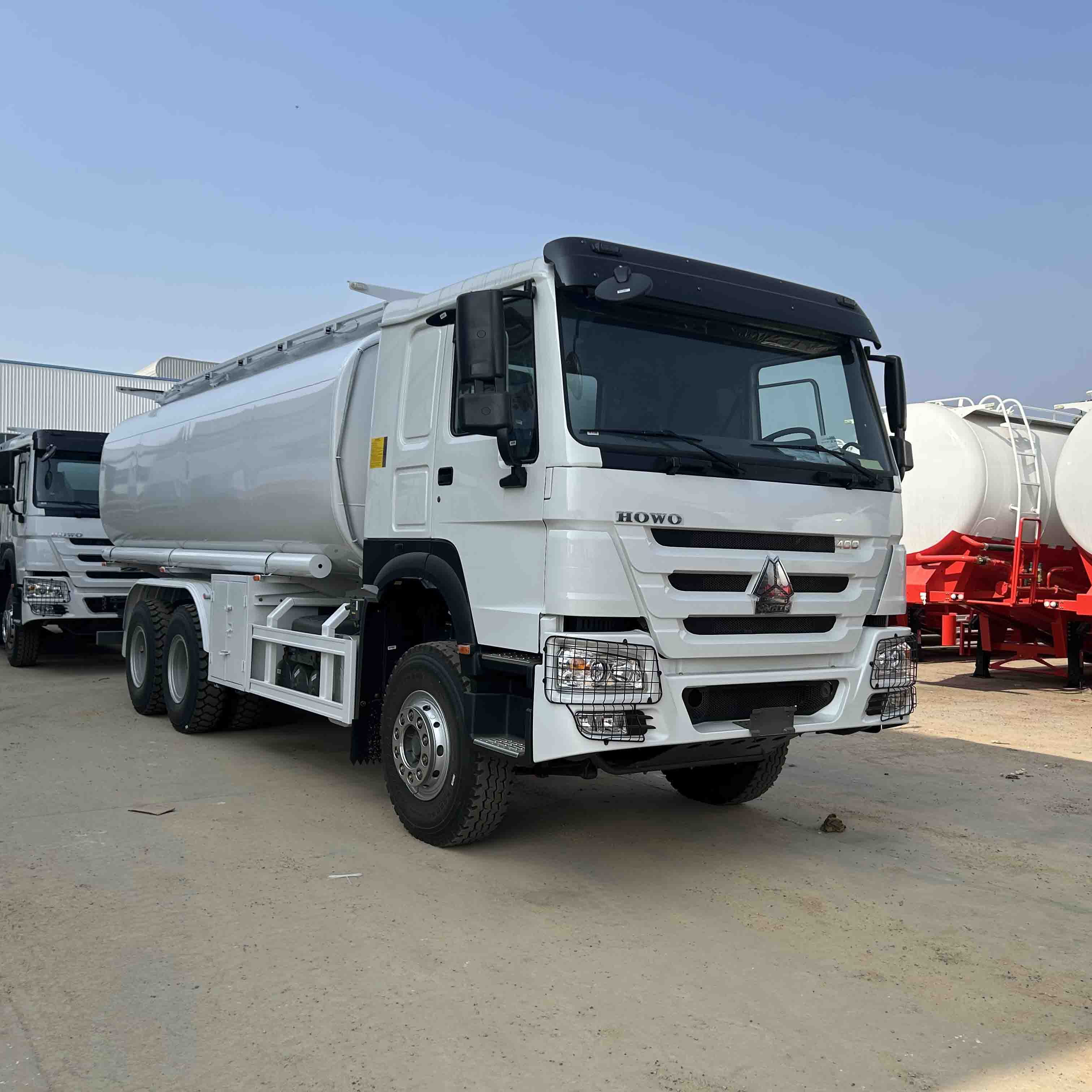 HOWO 6x4 400HP Fuel Tank Truck